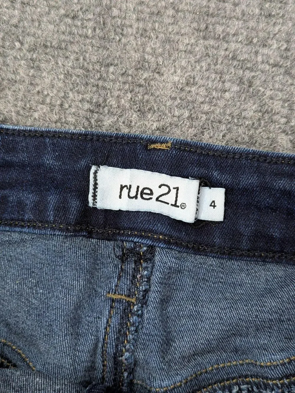 Rue21 Jeans Juniors 4 Blue Dark Distressed Skinny Button Fly Stretch Thrashed